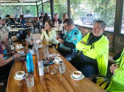 The group at Crystal creek cafe. Amazingly there were several tables 'free" and we out in plenty of time for the actual reservation.