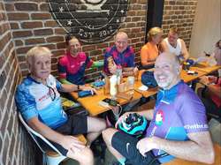 Happy Cyclists! ☕🥤