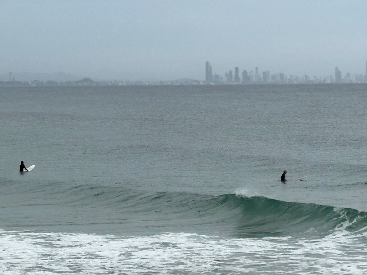 Looking across from Kirra Pt Northwards✨